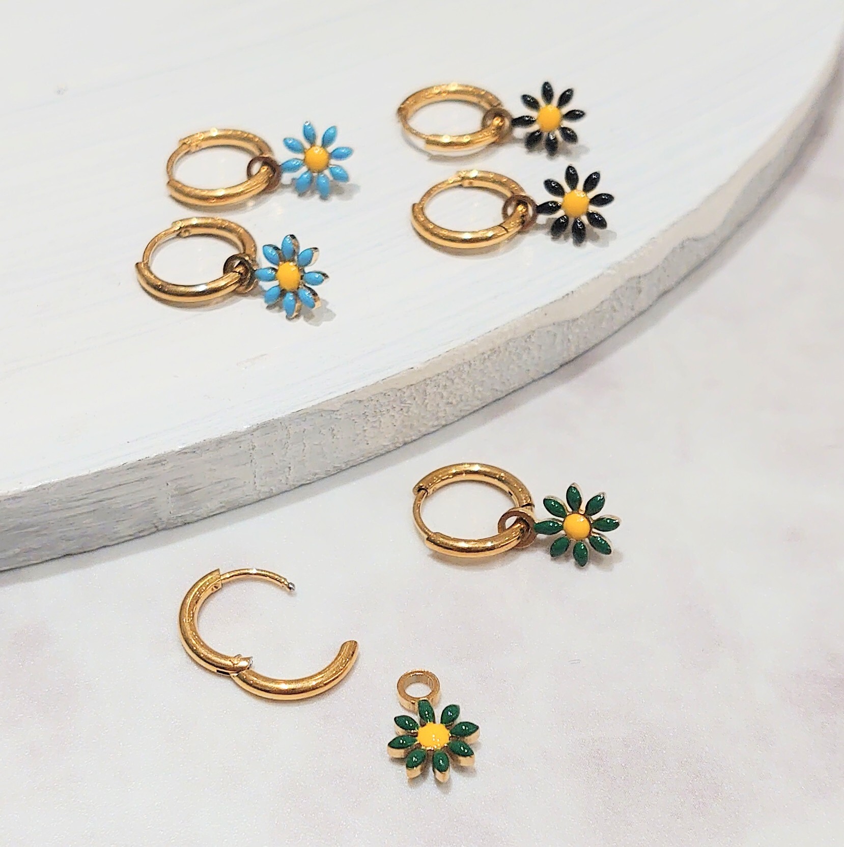 stainlessフラワーピアス🌼*・｜ベントゥーノ｜ショップニュース