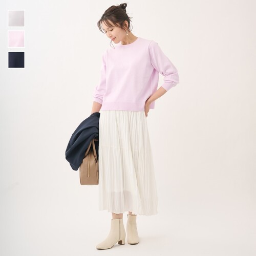 1枚でもインナーにも使いやすいニットトップス👚