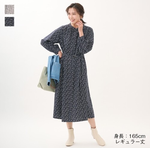 春映えするプリント柄の上品シャツワンピース🌷