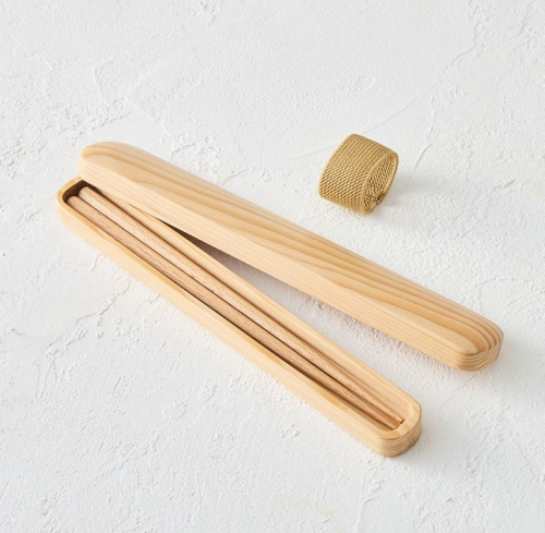 天然木のぬくもりを楽しめる、箸＆ケースセット🌳