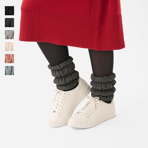 軽くてあたたか中綿入り撥水ギャザーレッグウォーマー✨