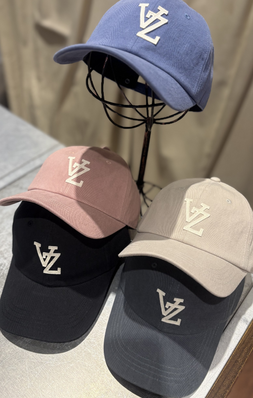 【おすすめ商品のご紹介】VARZAR Monogram Applique Over Fit Washing Ball Cap