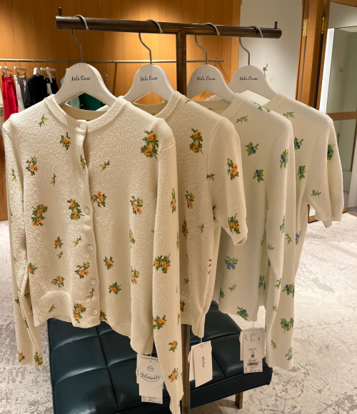 ☆春らしい小花柄のカーディガン入荷☆