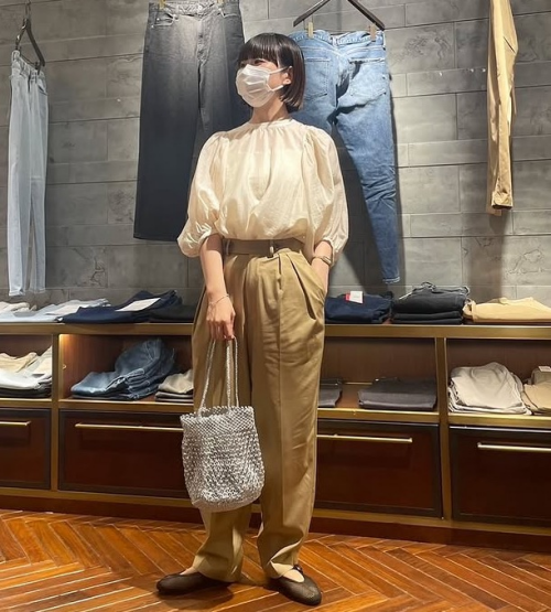 リネン混シアーブラウスコーデ🌻
