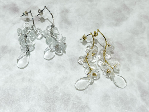 新作フラワードロップピアス✨