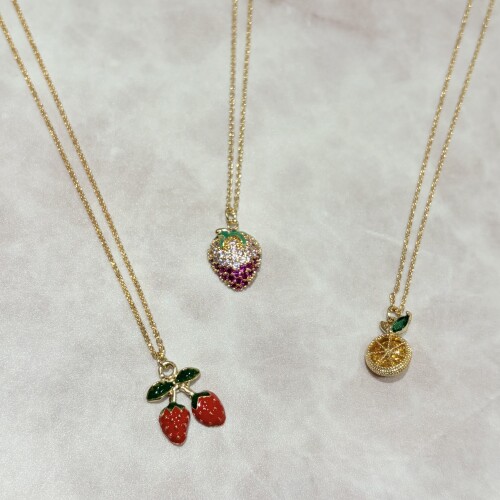 新作プチネックレス🍓