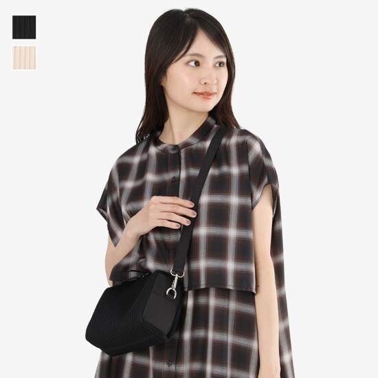 お出かけに最適な軽量ショルダー👜