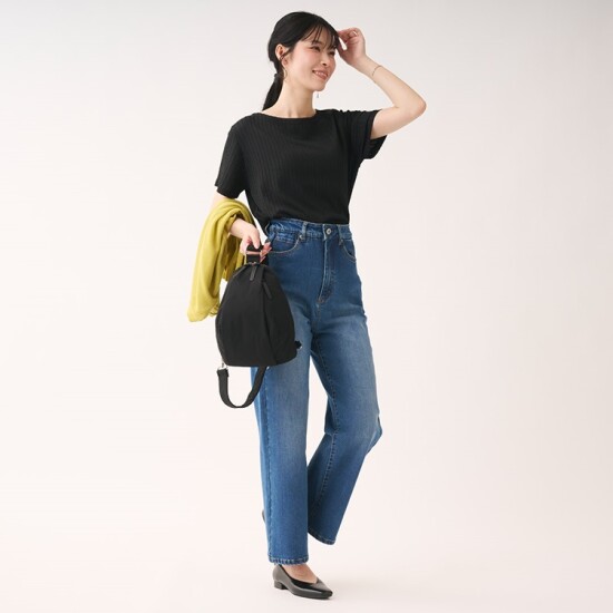 表情のあるジャガード素材がコーデのアクセントになるキレイ見えTシャツ✨