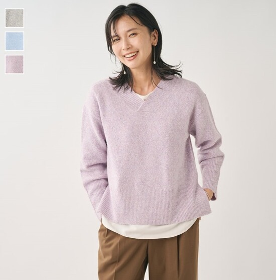 柔らかなミックス生地が冬に映える 大人のVネックニット🌟