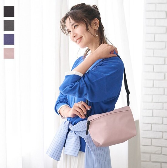 スマホや貴重品の持ち歩きに👜