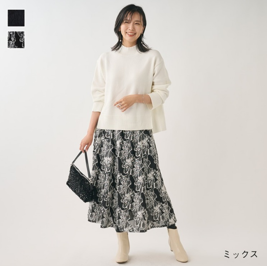 大胆な花柄でいつものコーデが華やぐ上品フレアスカート🌸