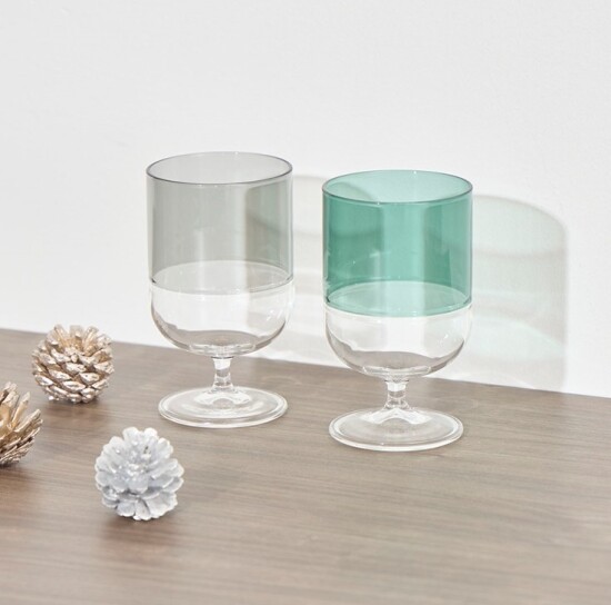 パーティー気分高まるカラーガラス製ステムグラス✨