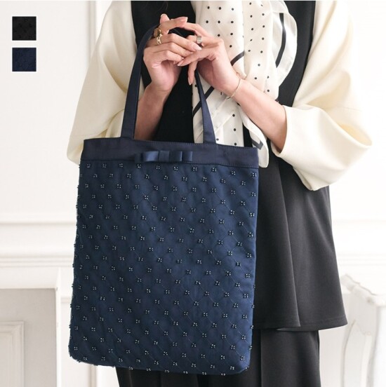 冊子も靴も入れやすい✨️バッグ