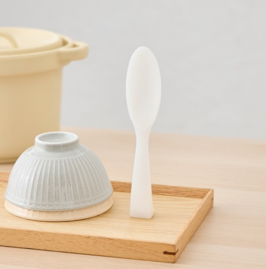 スプーン感覚ですくいやすく、詰めやすいしゃもじ🍚