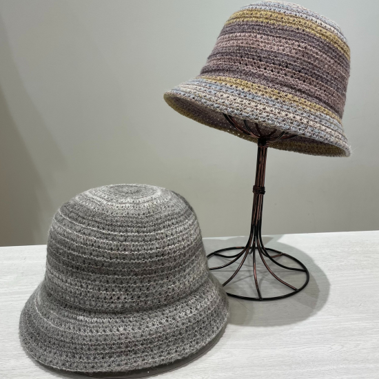 【おすすめ商品のご紹介】 グラデーションニットハット