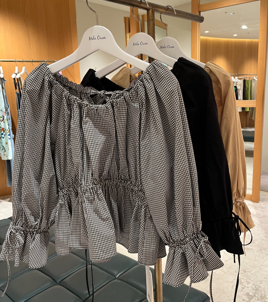 ☆春の大人気オフショルブラウス☆