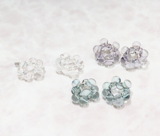 アクリルバブルピアス