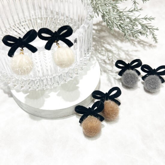新作ベロアリボンピアス✨