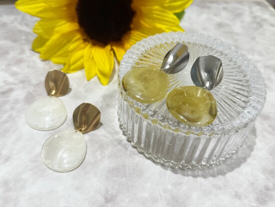 新作イヤリング🐚🌻