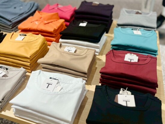 🌈色展開、豊富なオンリーのシャツ特集✨